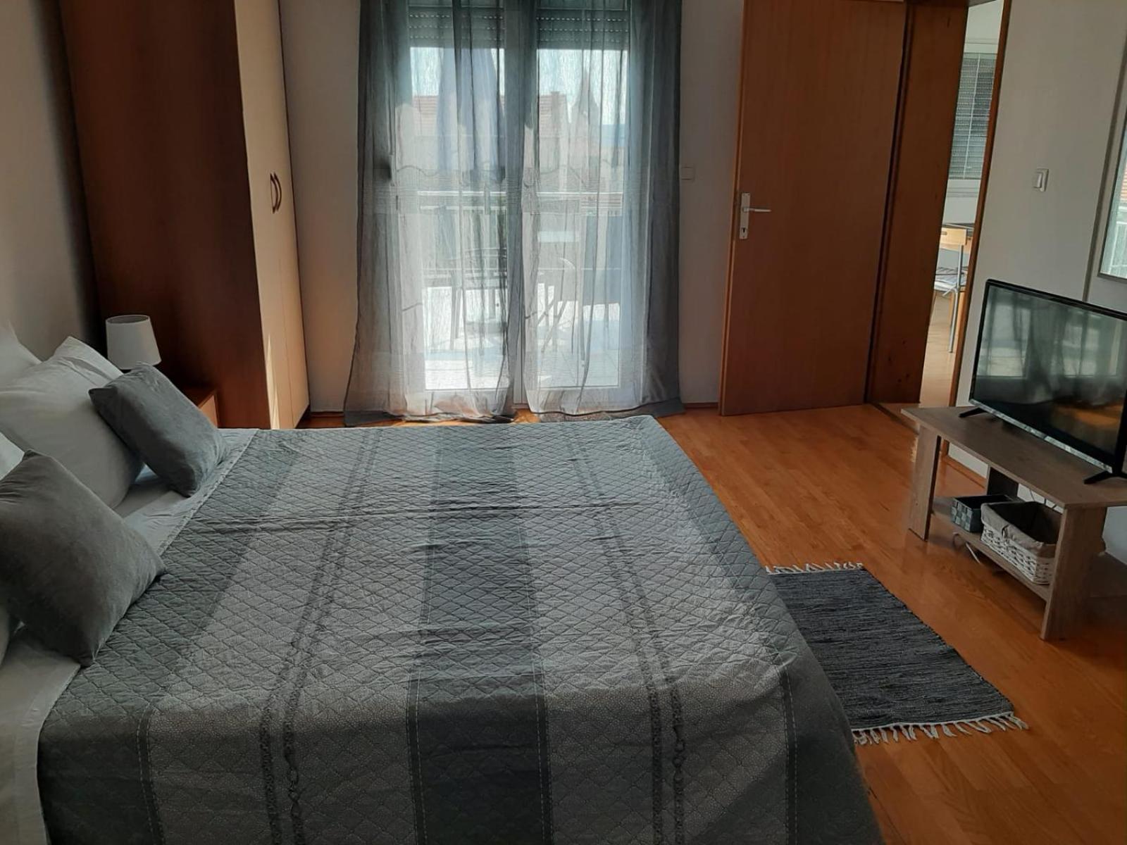 Apartments Luna Свети свети Филип и Яков Екстериор снимка