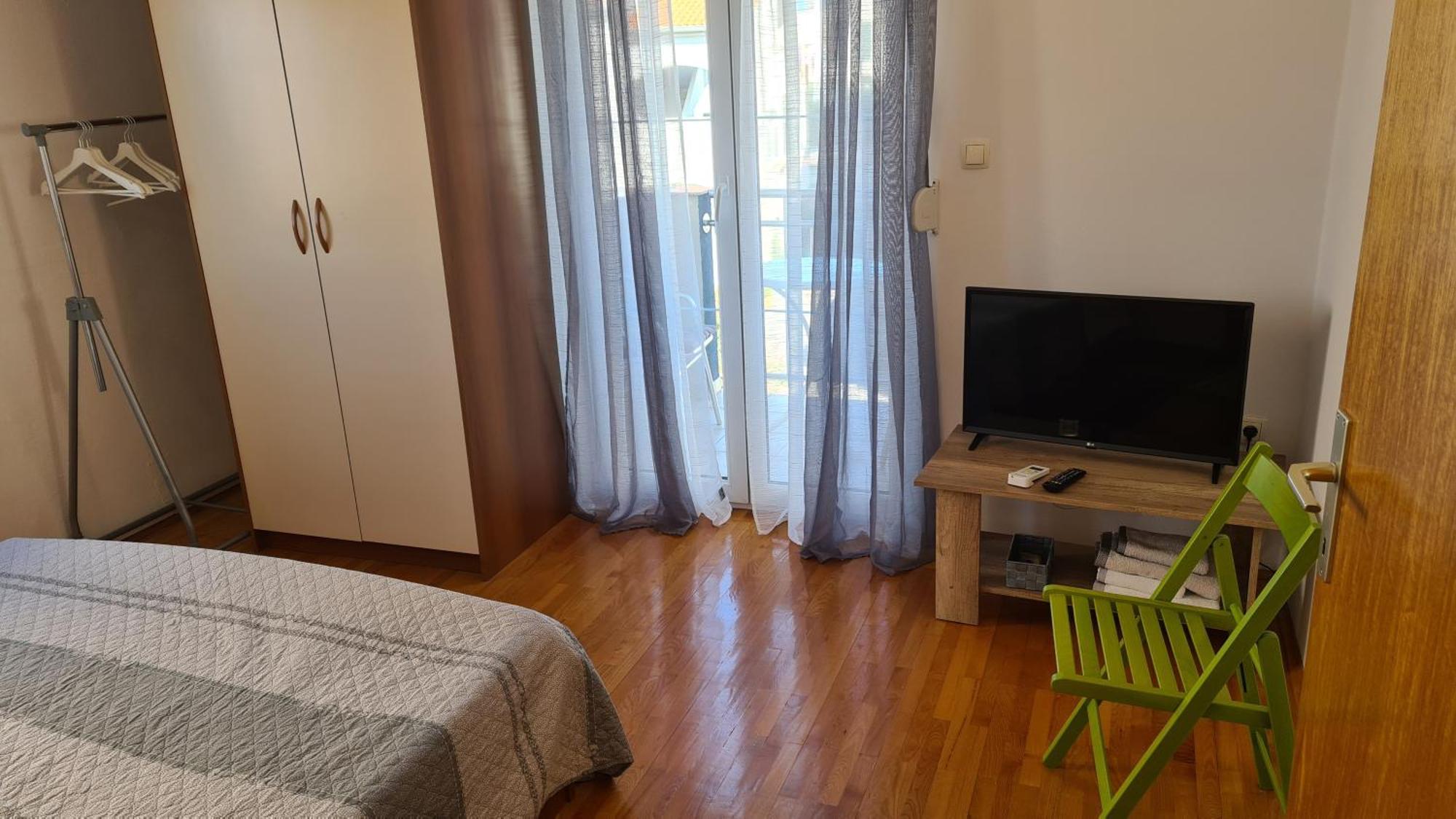 Apartments Luna Свети свети Филип и Яков Екстериор снимка