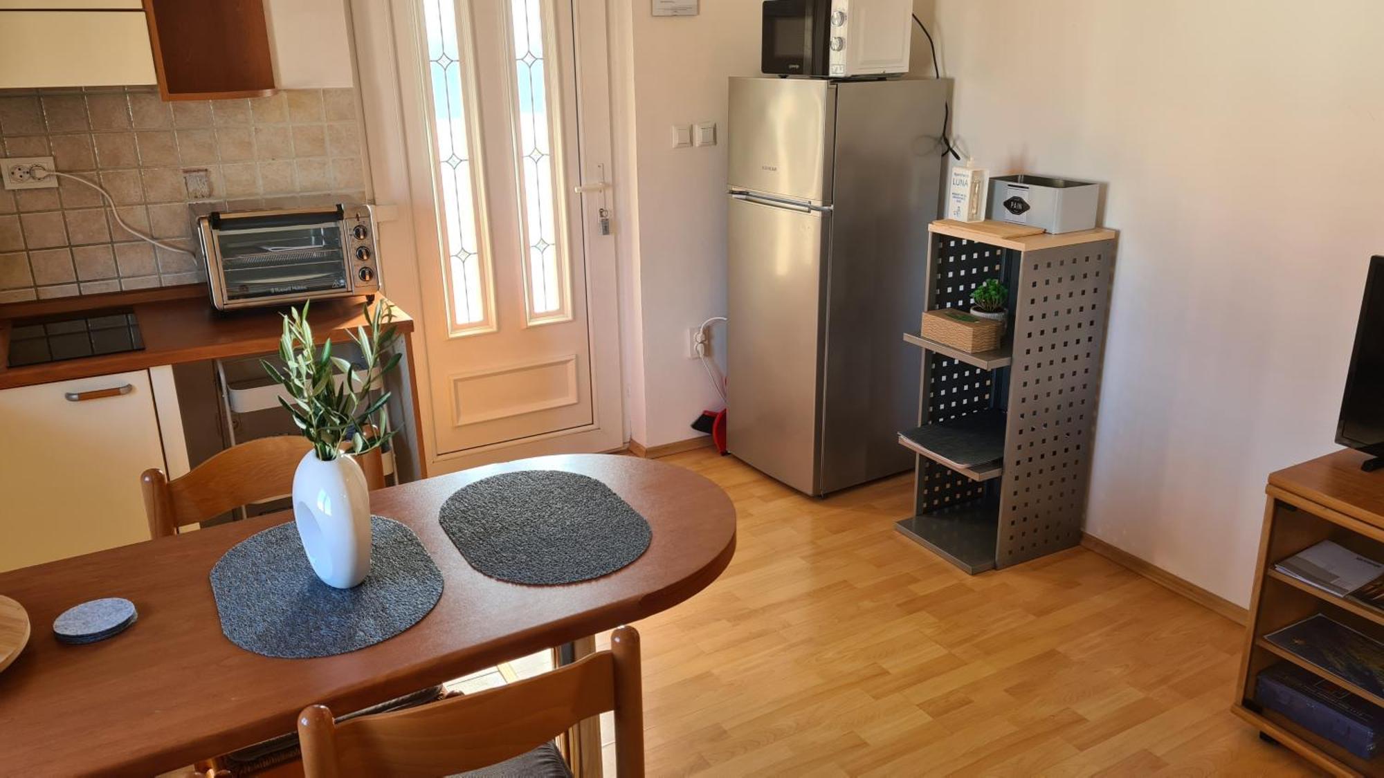 Apartments Luna Свети свети Филип и Яков Екстериор снимка