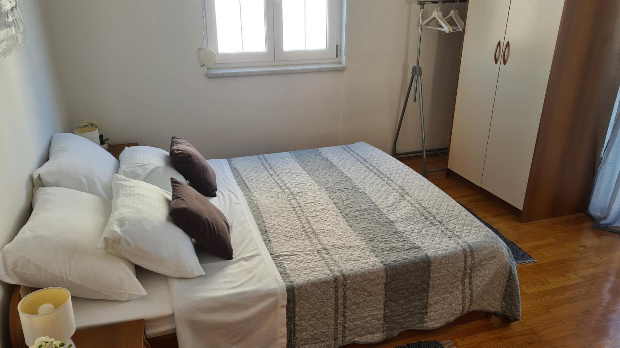 Apartments Luna Свети свети Филип и Яков Екстериор снимка