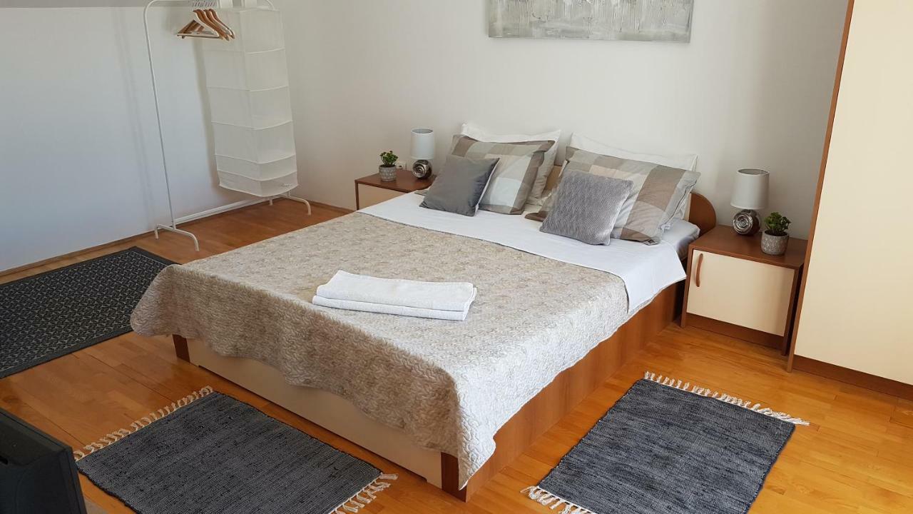 Apartments Luna Свети свети Филип и Яков Екстериор снимка