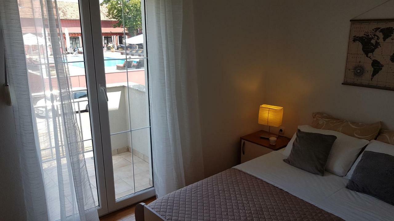 Apartments Luna Свети свети Филип и Яков Екстериор снимка