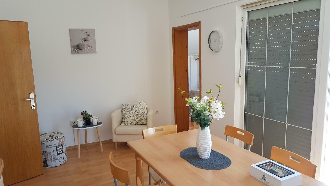 Apartments Luna Свети свети Филип и Яков Екстериор снимка